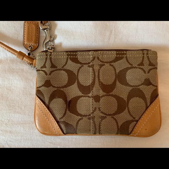 2 piece COACH wristlet and coin purse - Picture 2 of 4